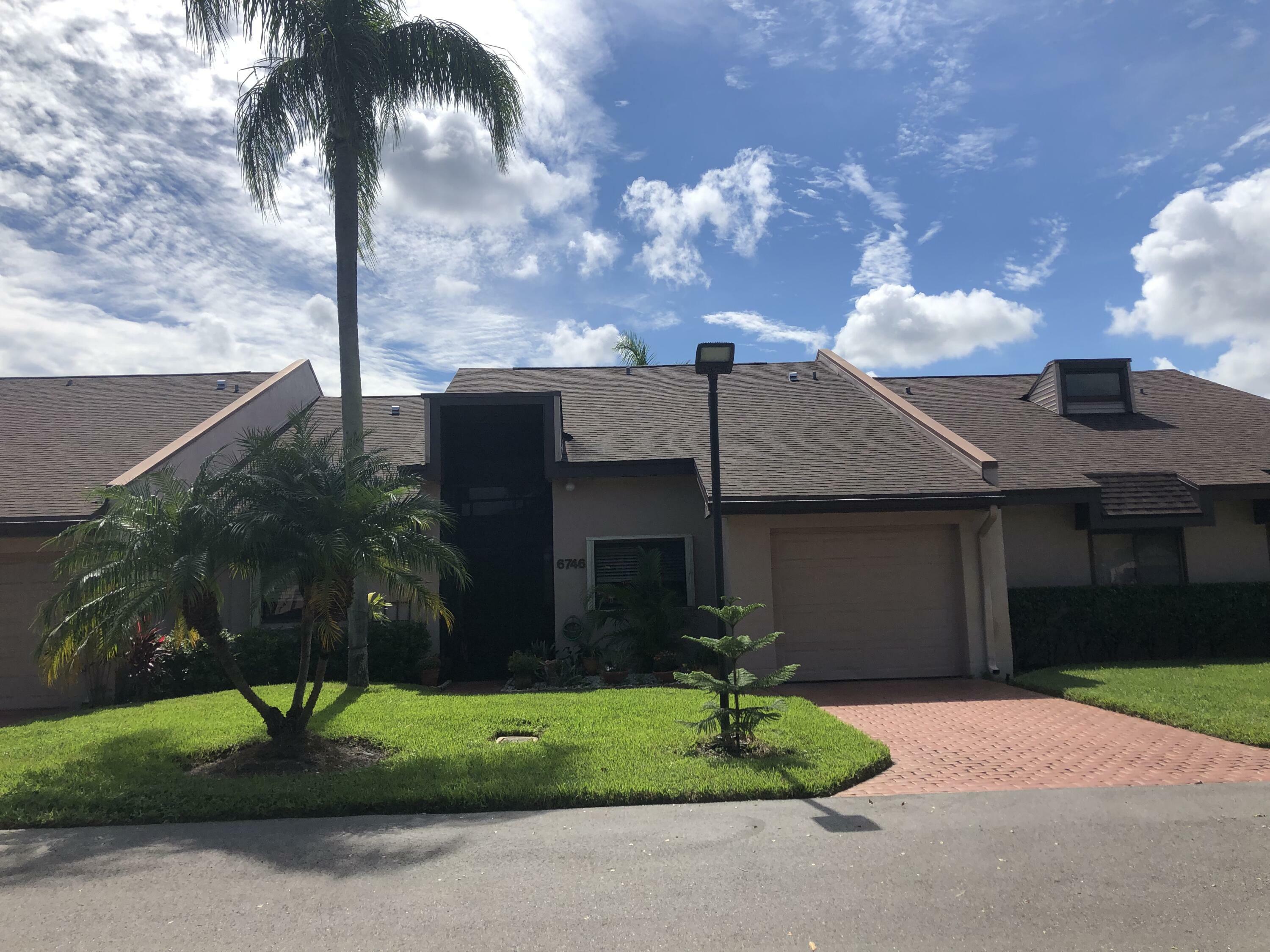 Property Photo:  6746 Versailles Court  FL 33467 