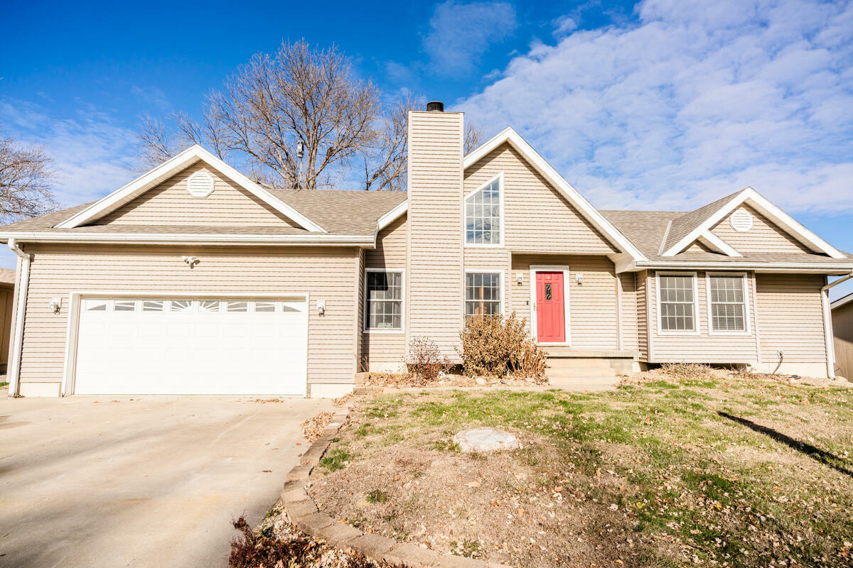 Property Photo:  308 Hillway Drive  IA 51534 