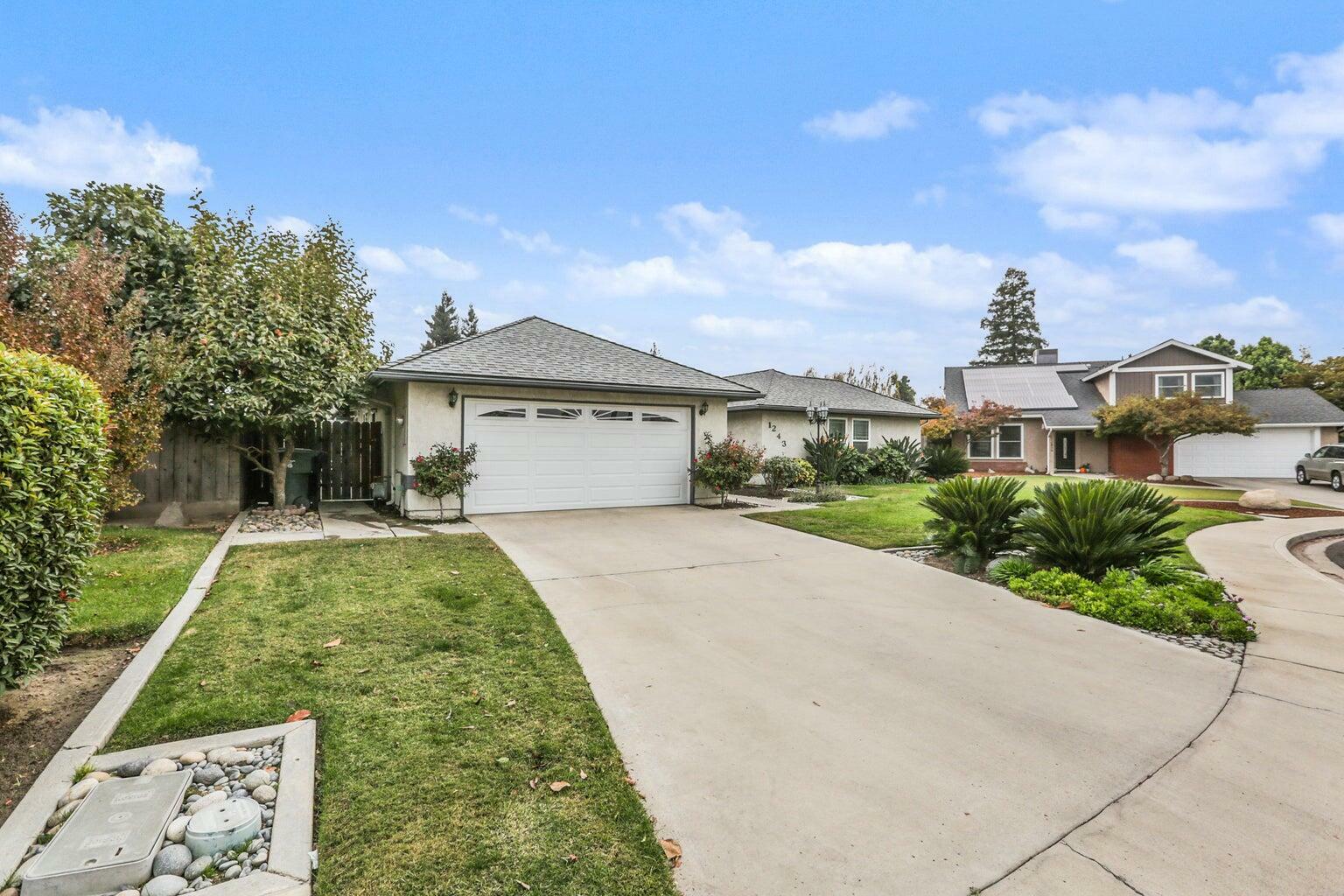 1243 W Monte Vista Avenue  Visalia CA 93277 photo