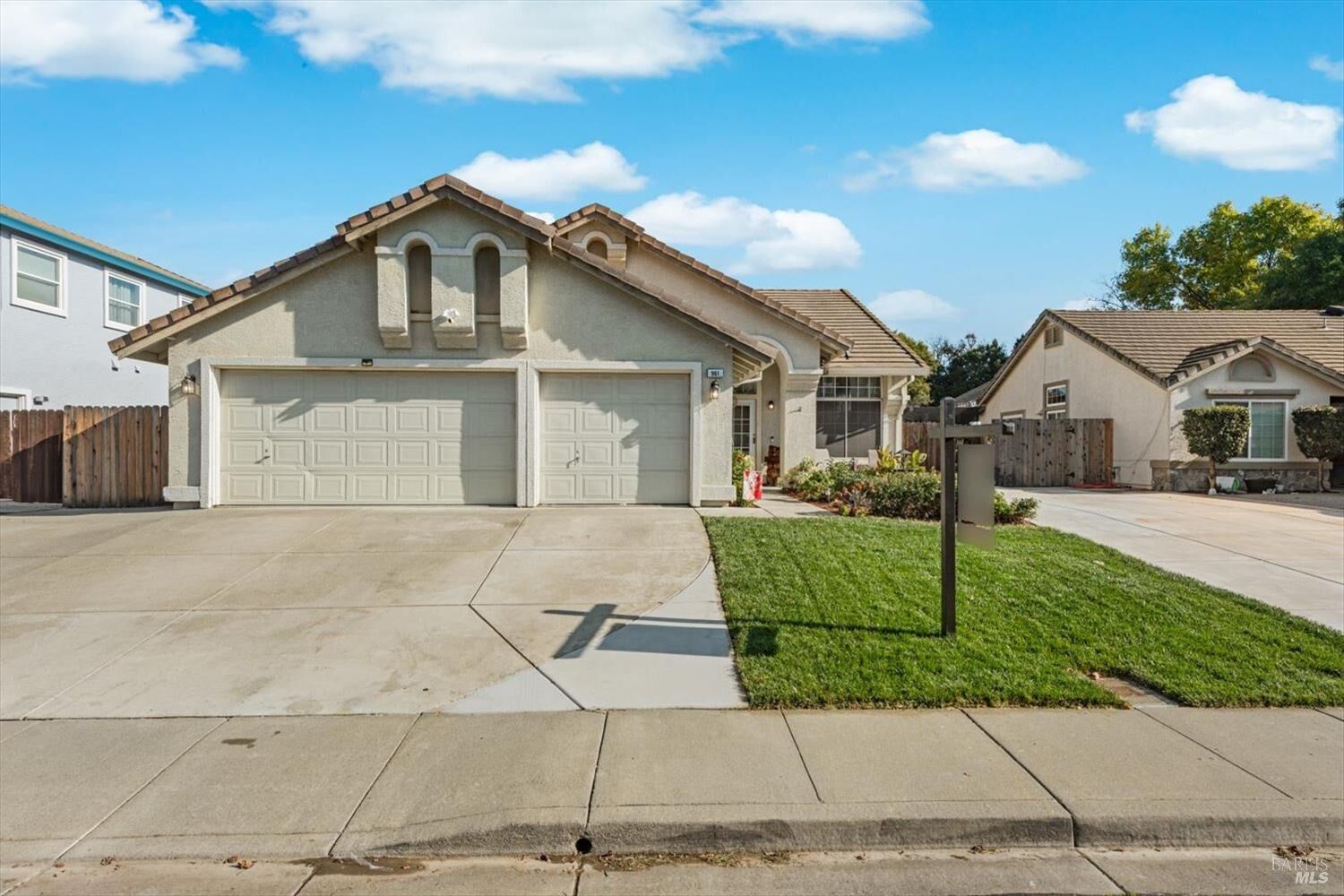 Property Photo:  961 Copper Way  CA 95687 