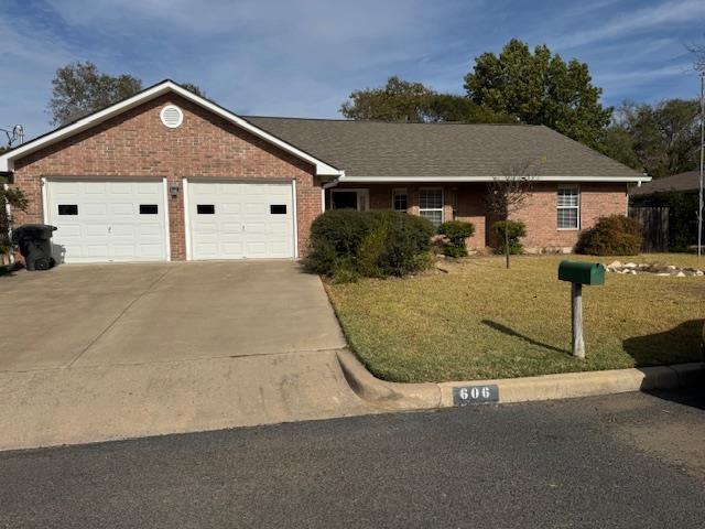 Property Photo: 606 Hackberry TX 78624