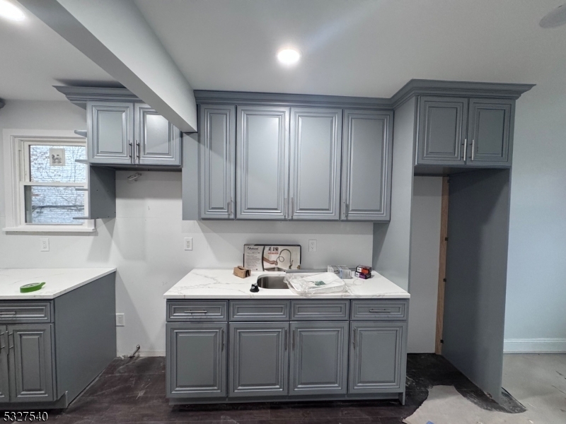 490 Stuyvesant Ave 1F  Irvington Twp. NJ 07111 photo