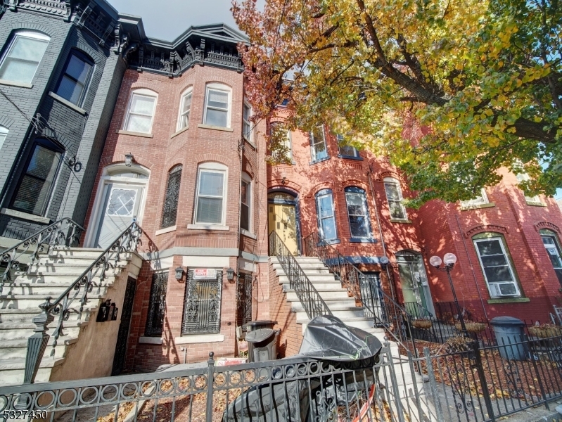 Property Photo:  225 Garfield Ave 2  NJ 07305 