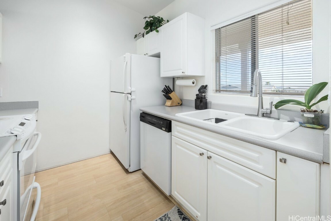 Property Photo:  94-510 Lumiaina Street B201  HI 96797 