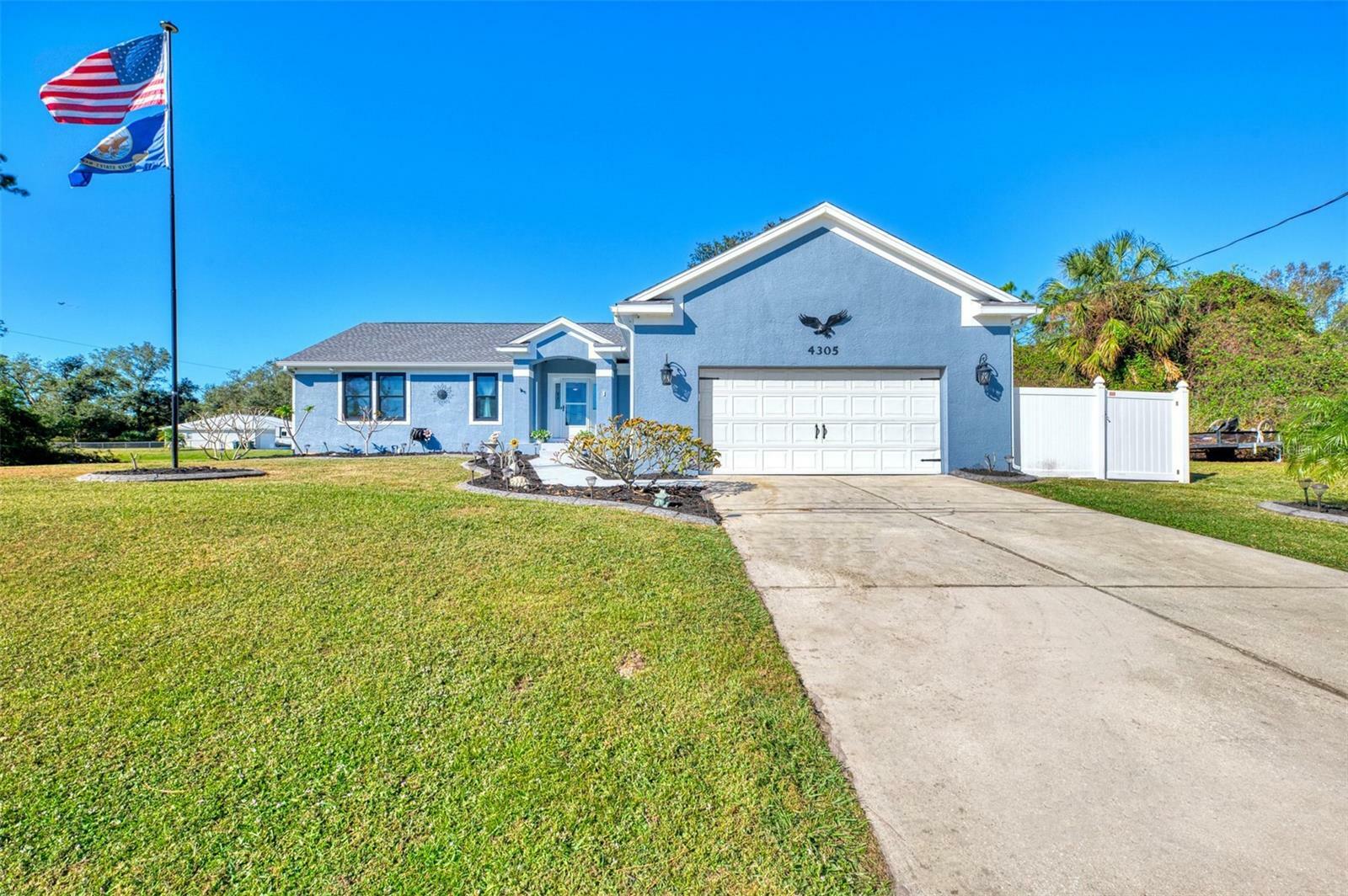 Property Photo:  4305 Heyward Street  FL 34291 