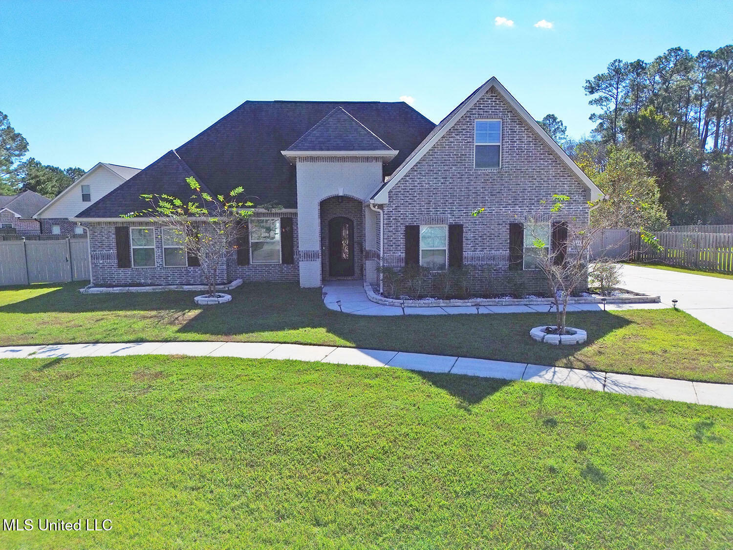 Property Photo: 14433 June Court MS 39503