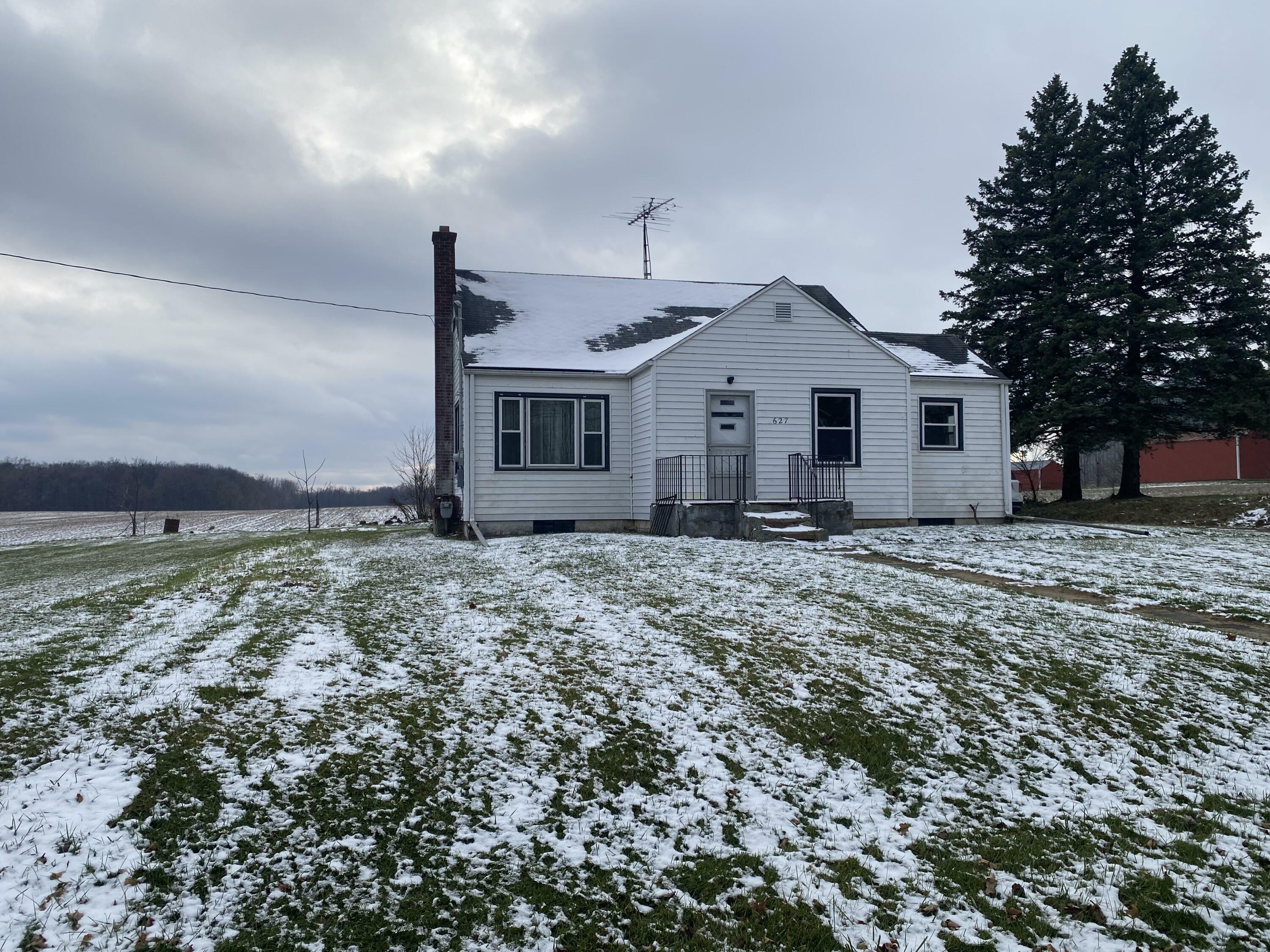 Property Photo:  627 Michigan Street  MI 49274 