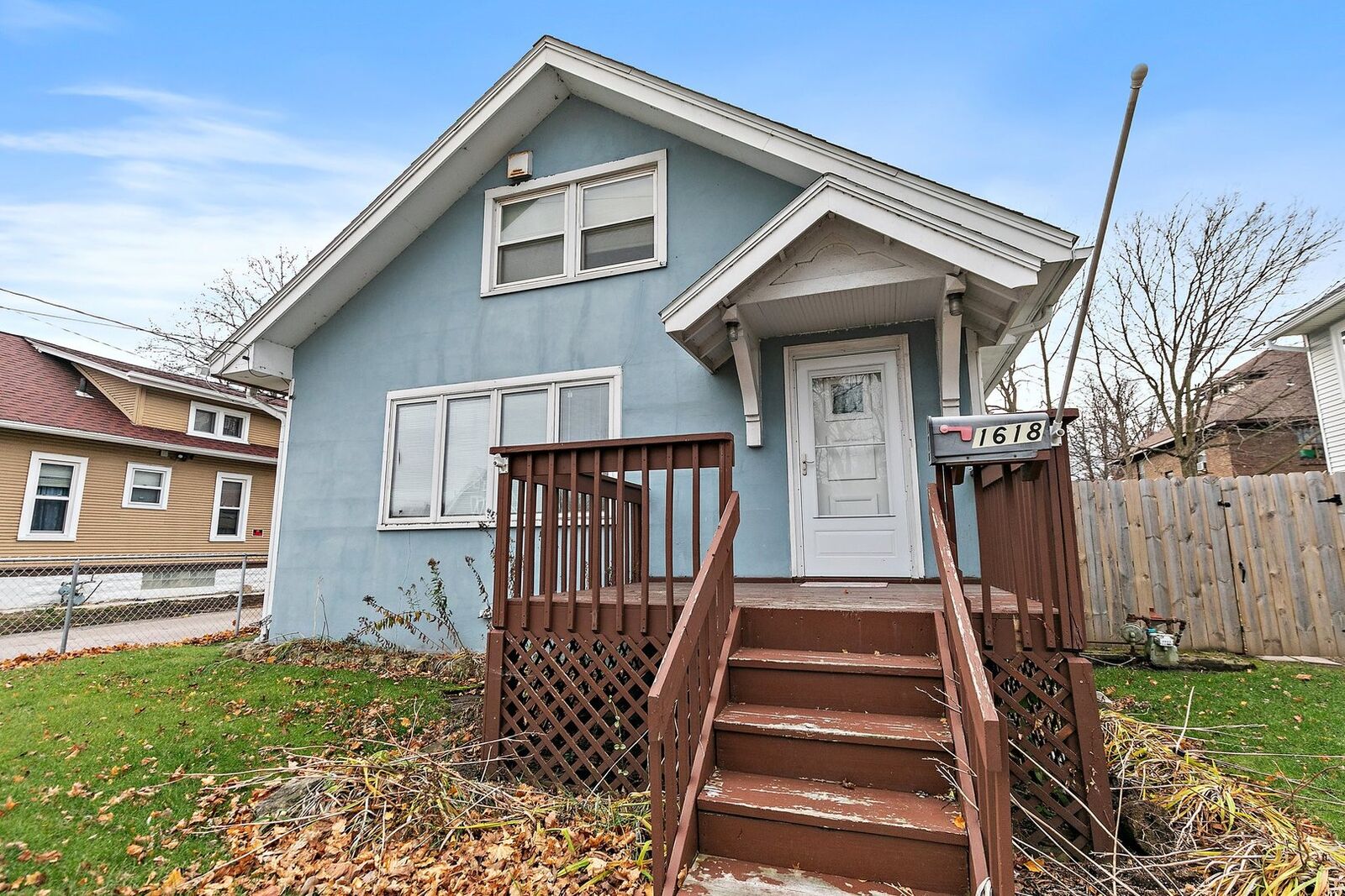Property Photo:  1618 Auburn Street  IL 61103 