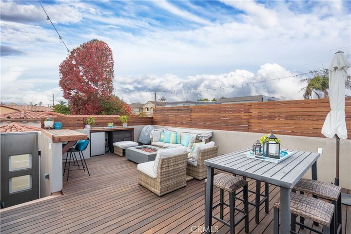 Property Photo: 1912 Marshallfield Lane A CA 90278
