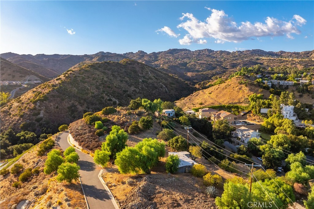 Property Photo:  24463 Deer Lick Drive  CA 91304 