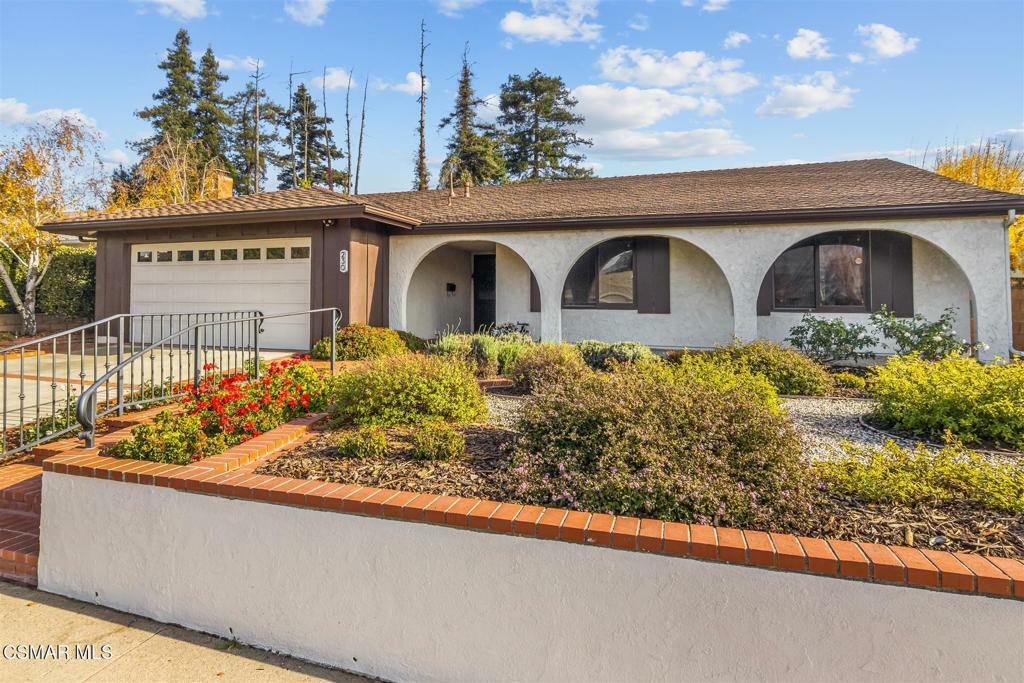 Property Photo:  230 Dickenson Avenue  CA 91320 