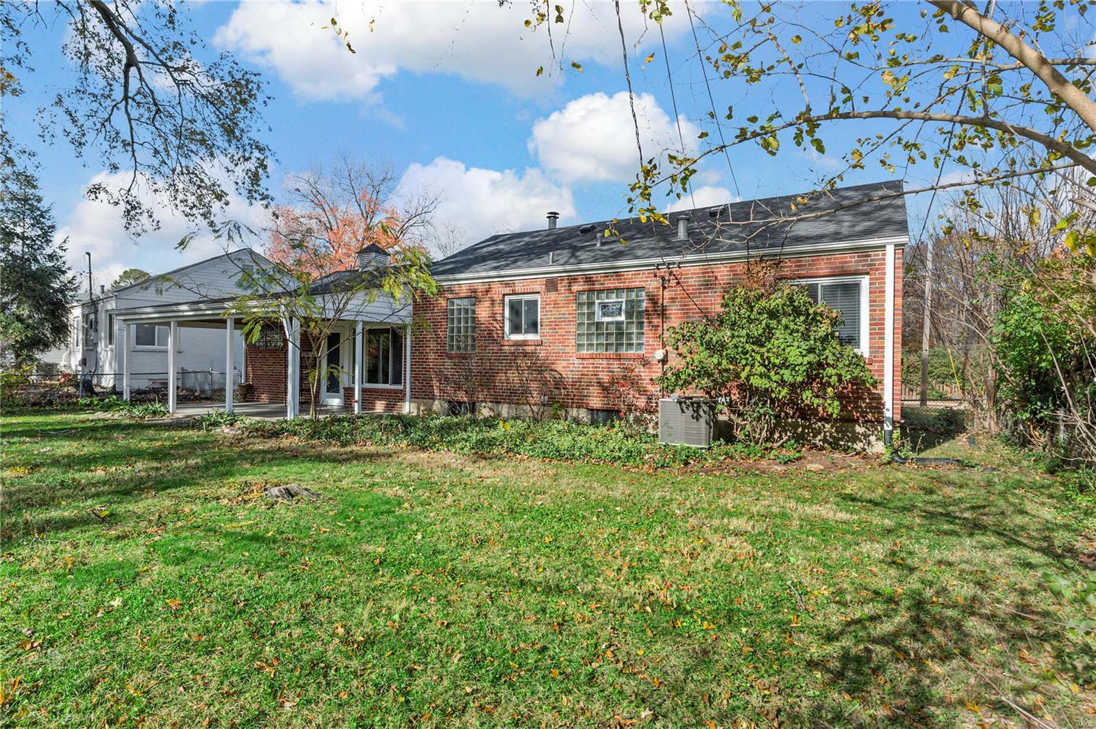 Property Photo:  208 Cannonbury Drive  MO 63119 