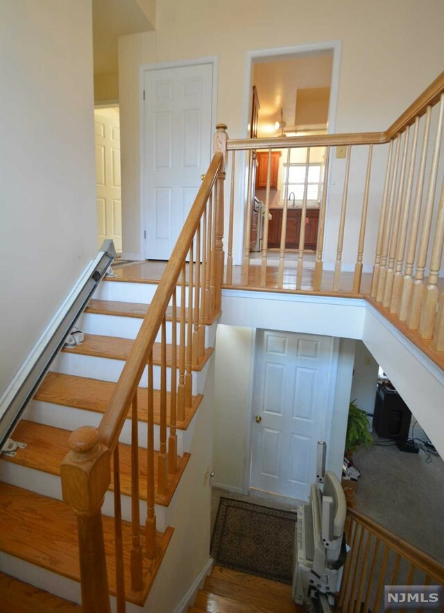 Property Photo:  7 Elmwood Court  NJ 07054 