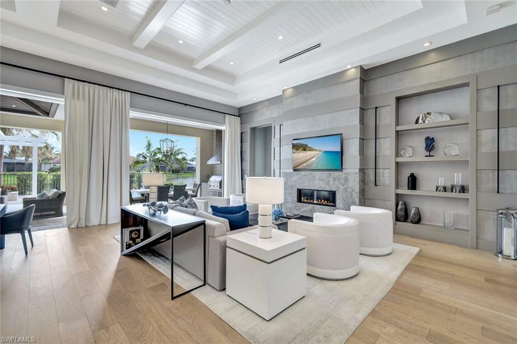 Property Photo: 3208 Kumamoto Ln FL 34114