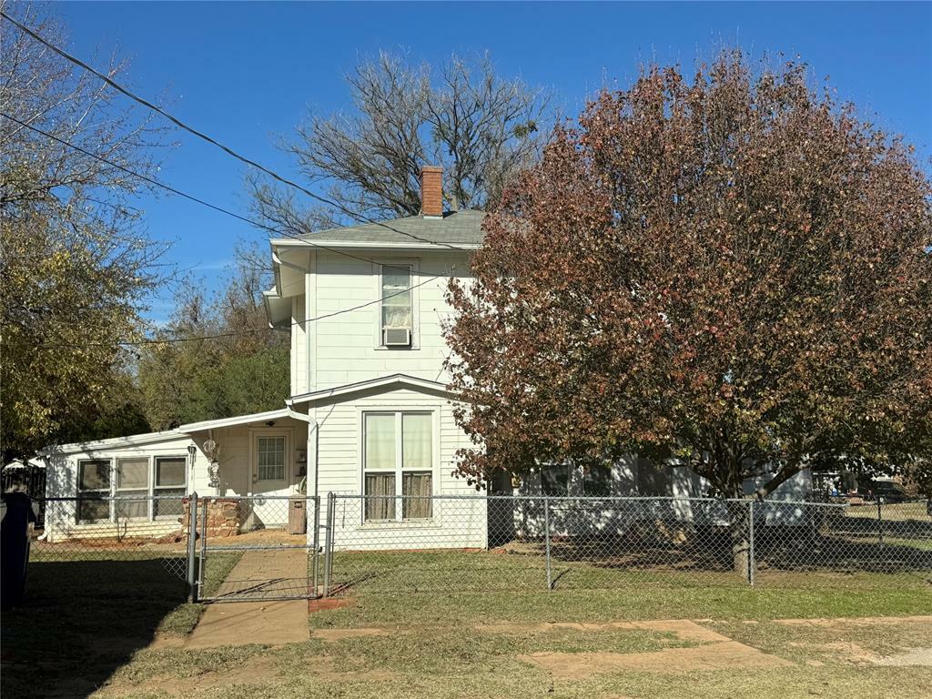 Property Photo:  1702 S 8th Street  OK 73018 