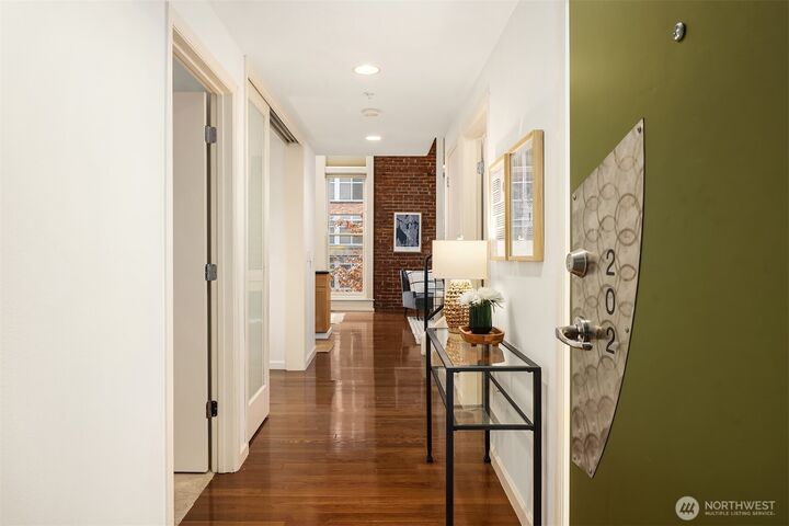 Property Photo:  2324  1st Avenue 202  WA 98121 