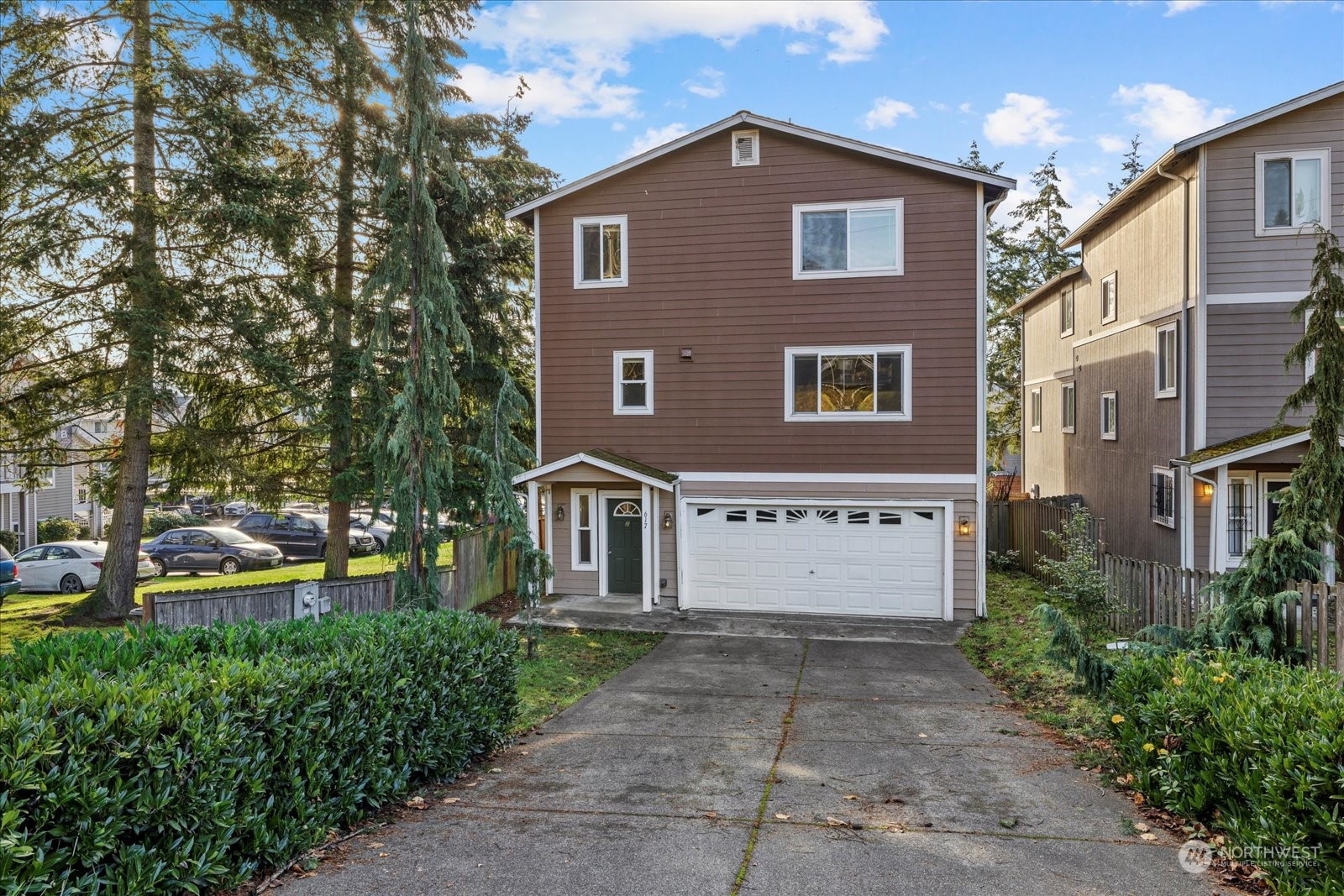 Property Photo:  617 SW 4th Place  WA 98057 