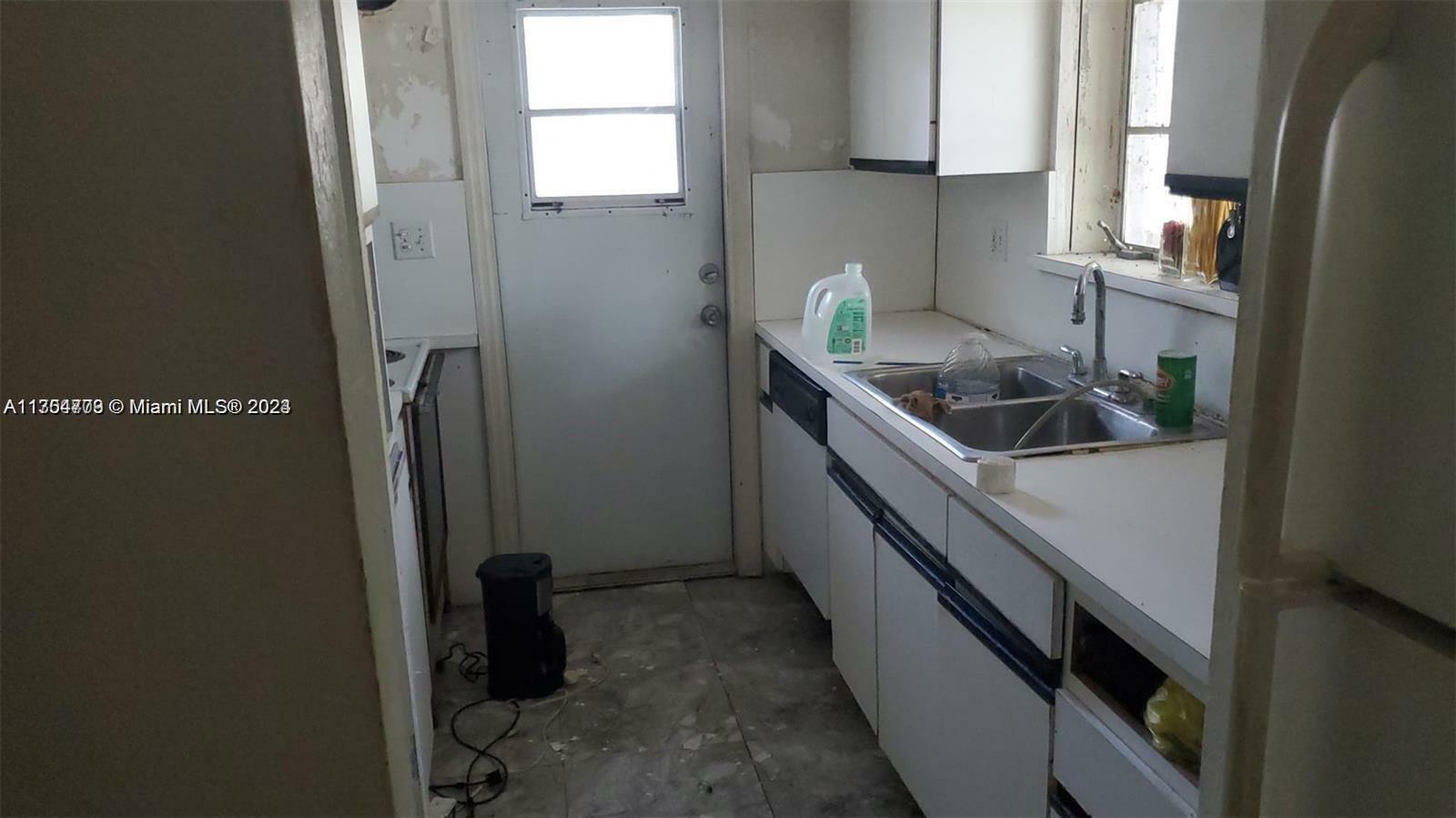 Property Photo:  2315 Grant St  FL 33020 