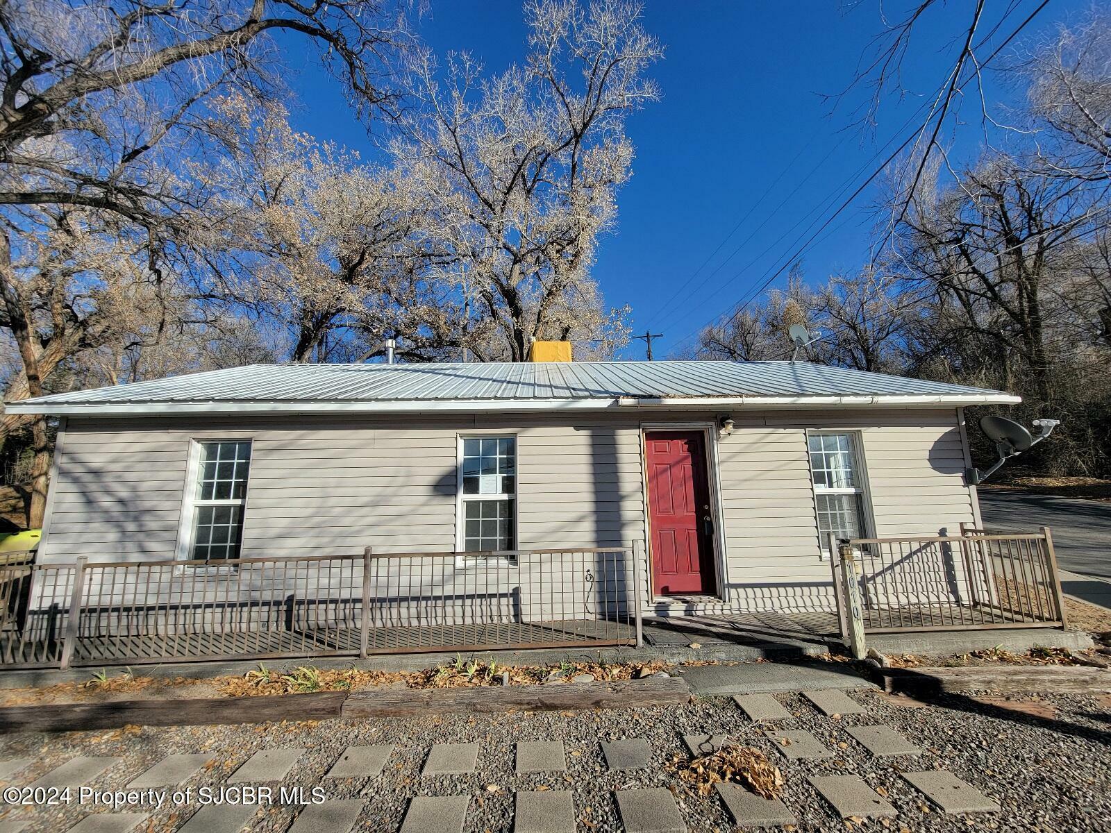 Property Photo:  1010 N Auburn Avenue  NM 87401 