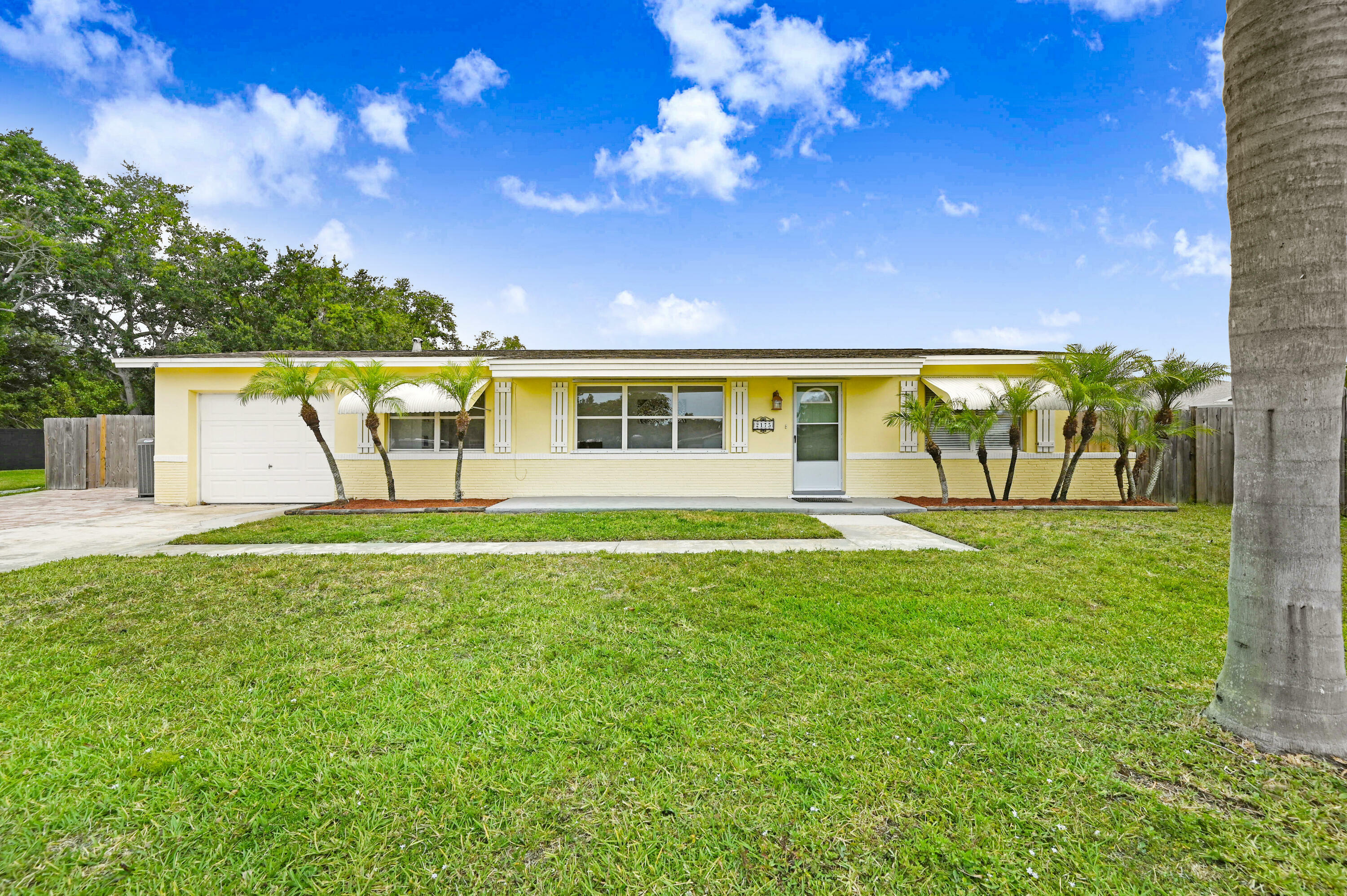 Property Photo:  2175 Emerald Court  FL 32953 