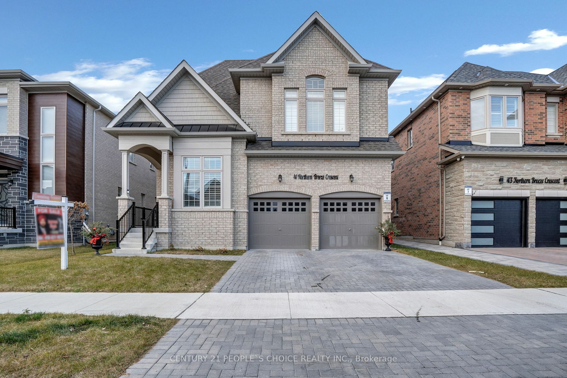 Property Photo:  41 Northern Breeze Cres  ON L1R 0N9 