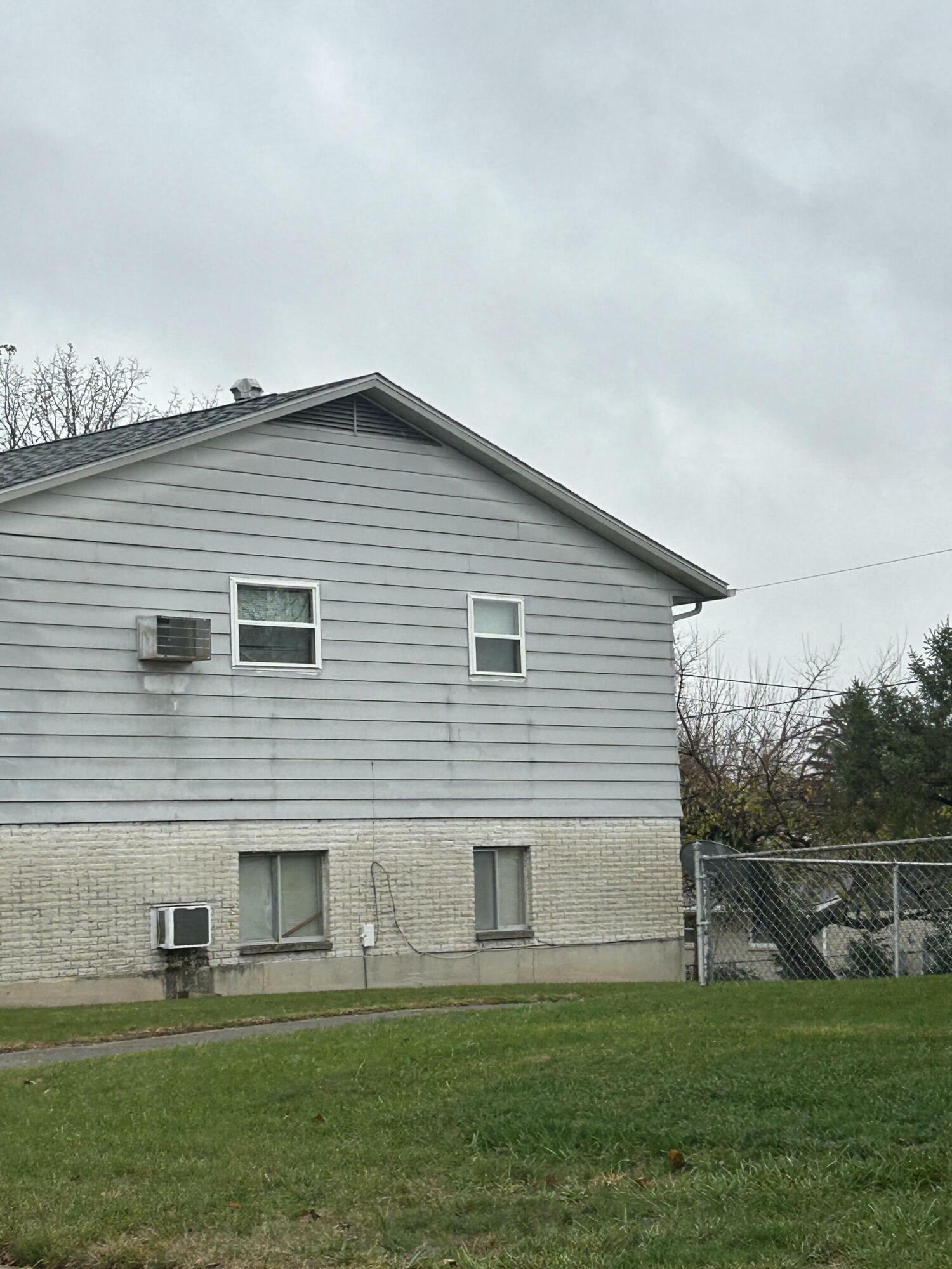 Property Photo:  914 W Lake Avenue  OH 45344 