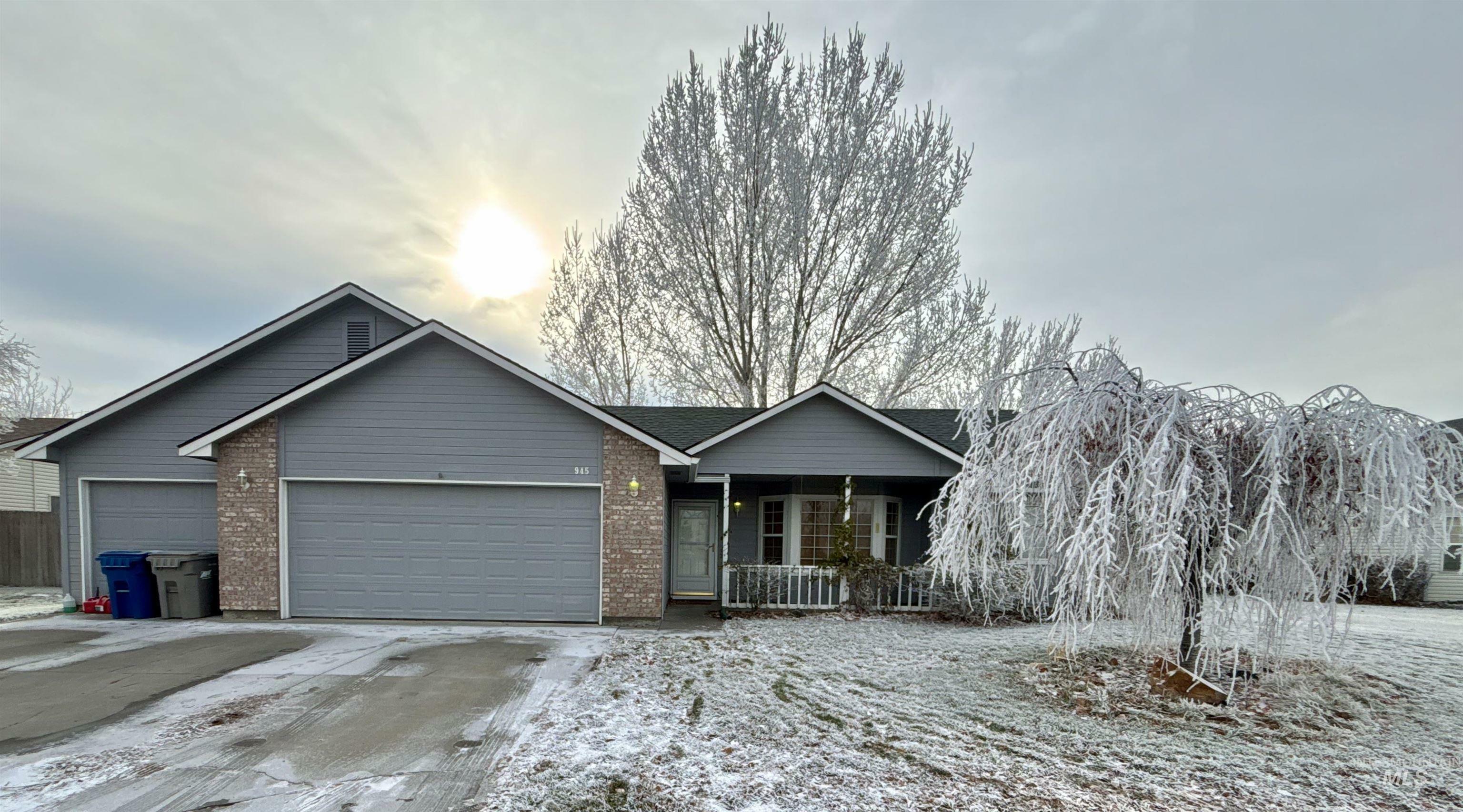 Property Photo:  945 Poplar Dr  ID 83647 