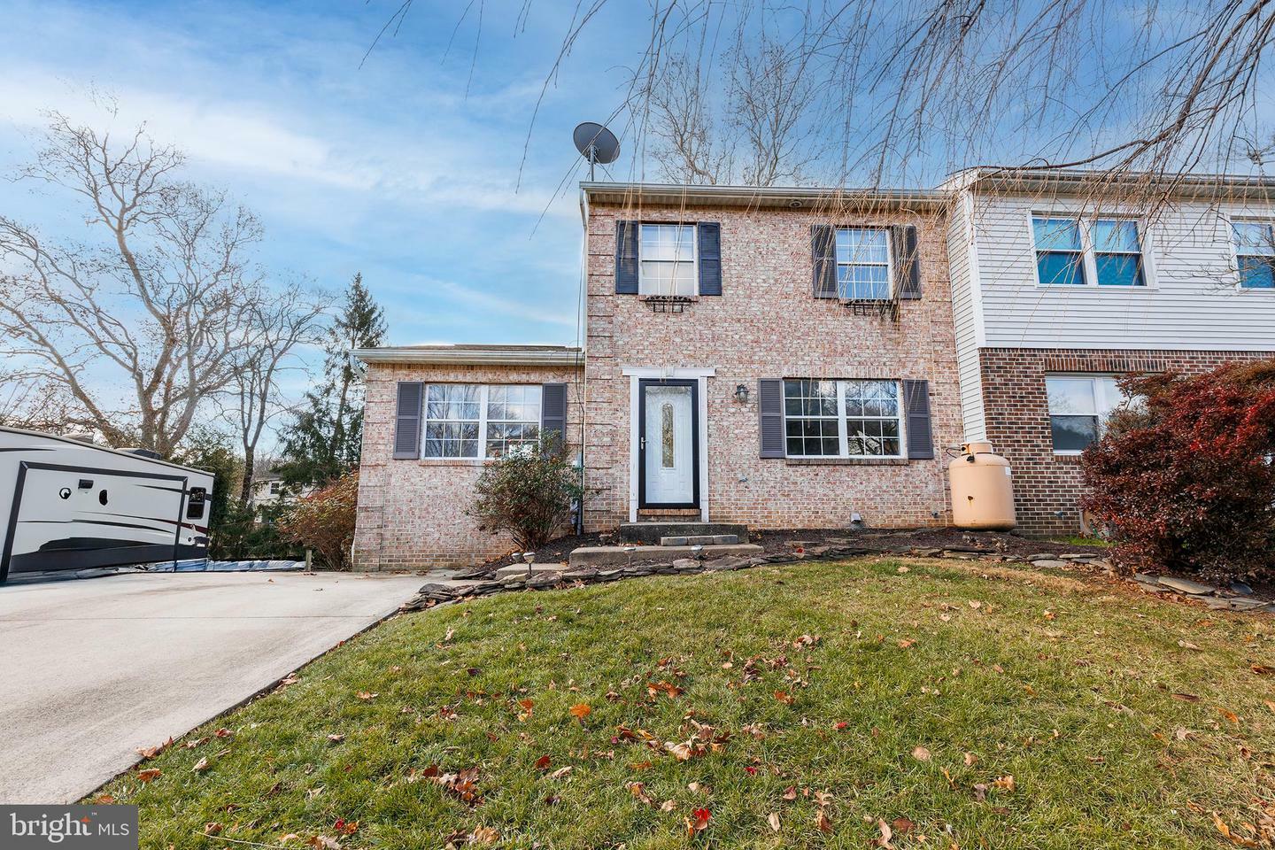 Property Photo:  1037 Tom Paine Drive  PA 17603 