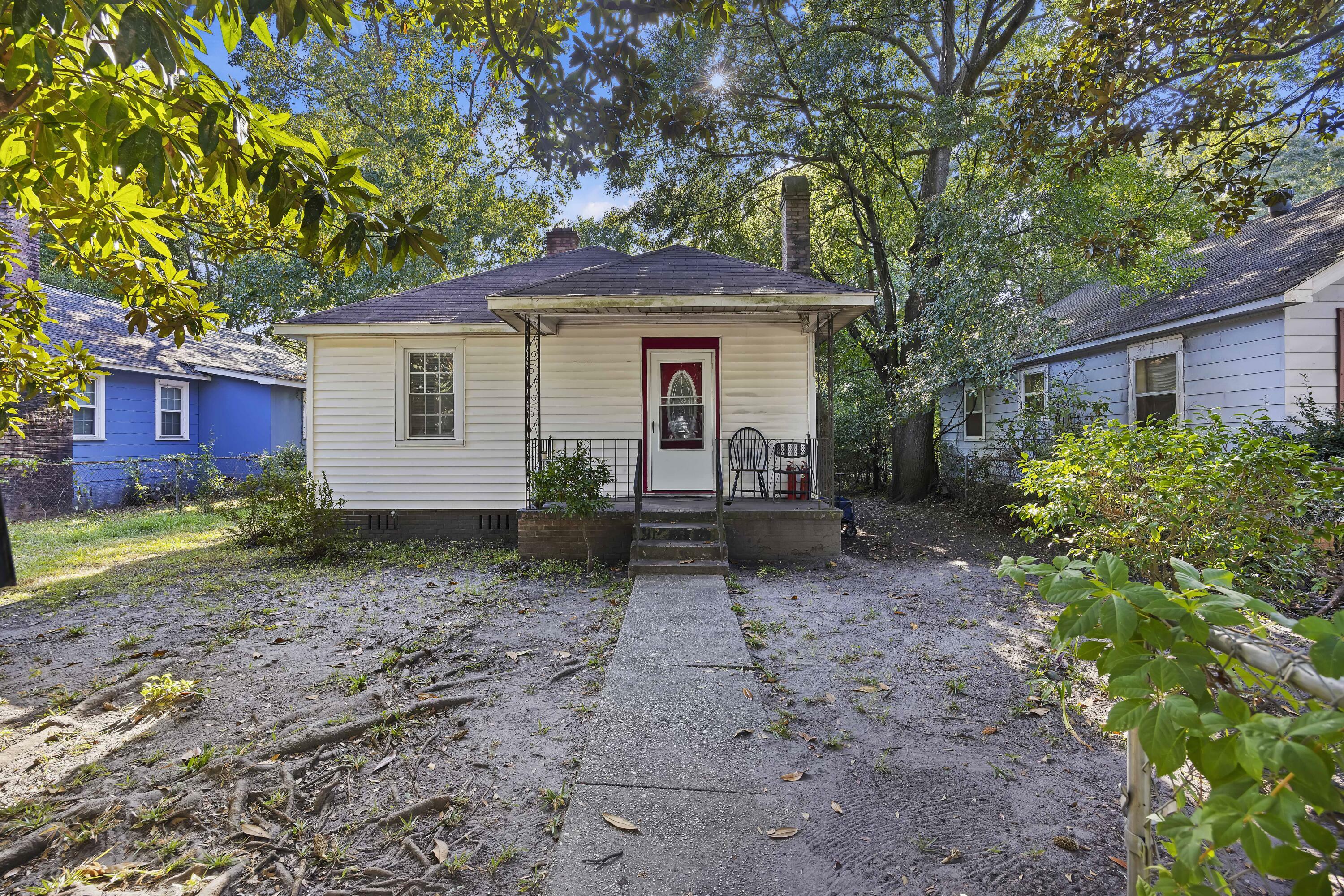 Property Photo:  3709 Meeting Street Road  SC 29405 