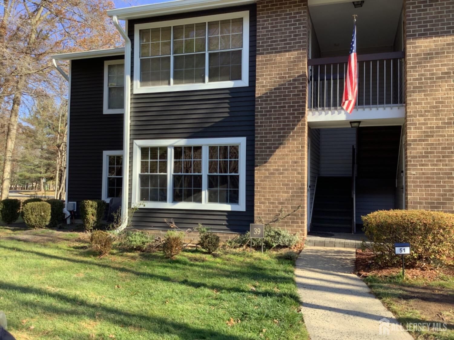Property Photo:  39 Pennsylvania Way  NJ 08902 