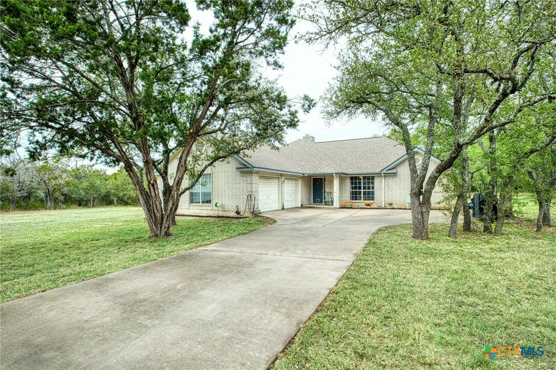 Property Photo: 110 Rockwood Pass TX 78633