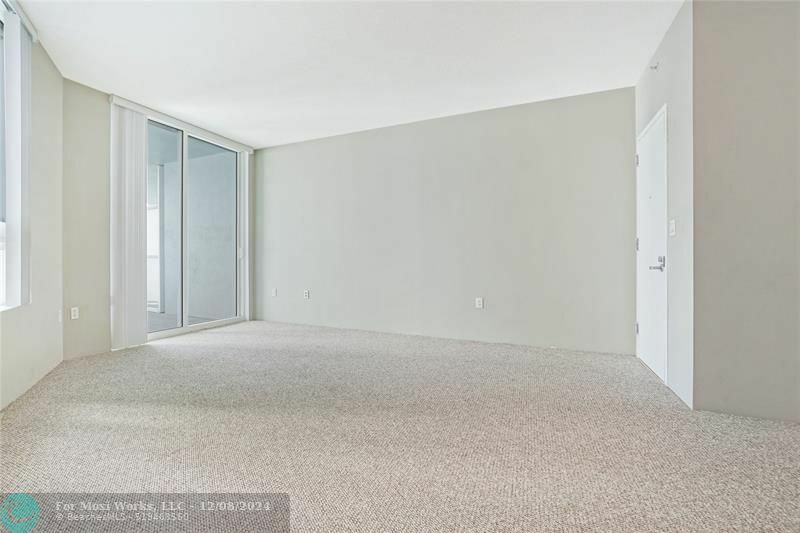 Property Photo:  1900 N Bayshore Dr 1710  FL 33132 