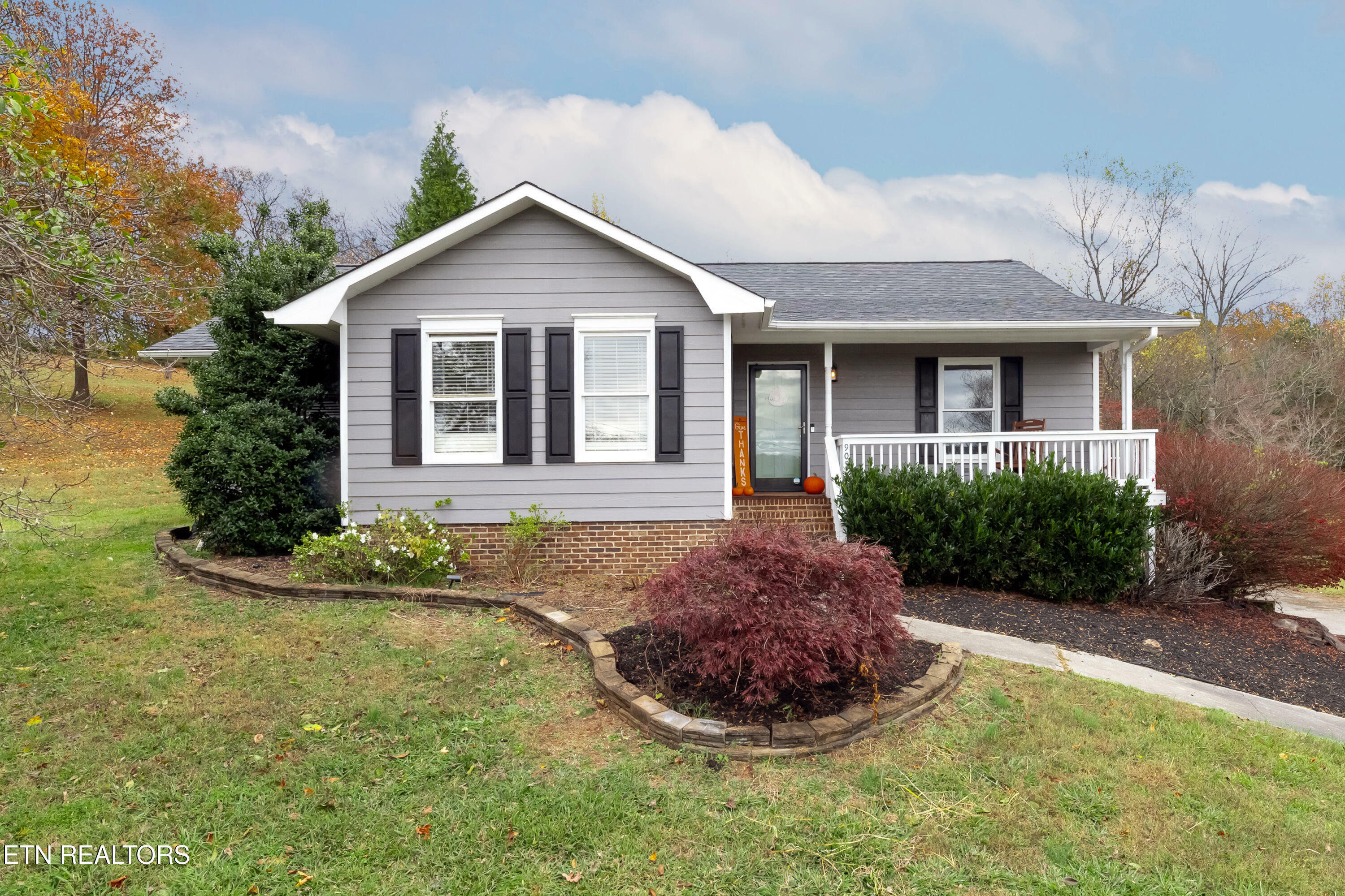 905 Pinewood Circle  Morristown TN 37814 photo