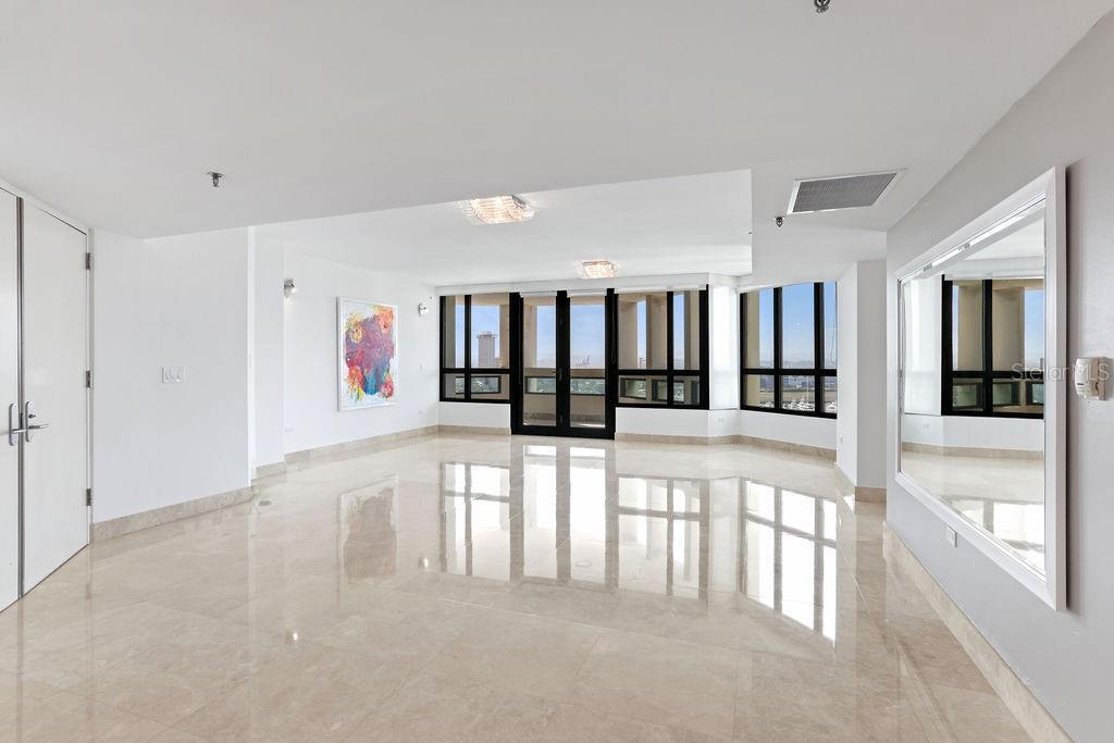 Property Photo:  35 Munoz Rivera Ave, Caribe Plaza 1103  PR 00901 