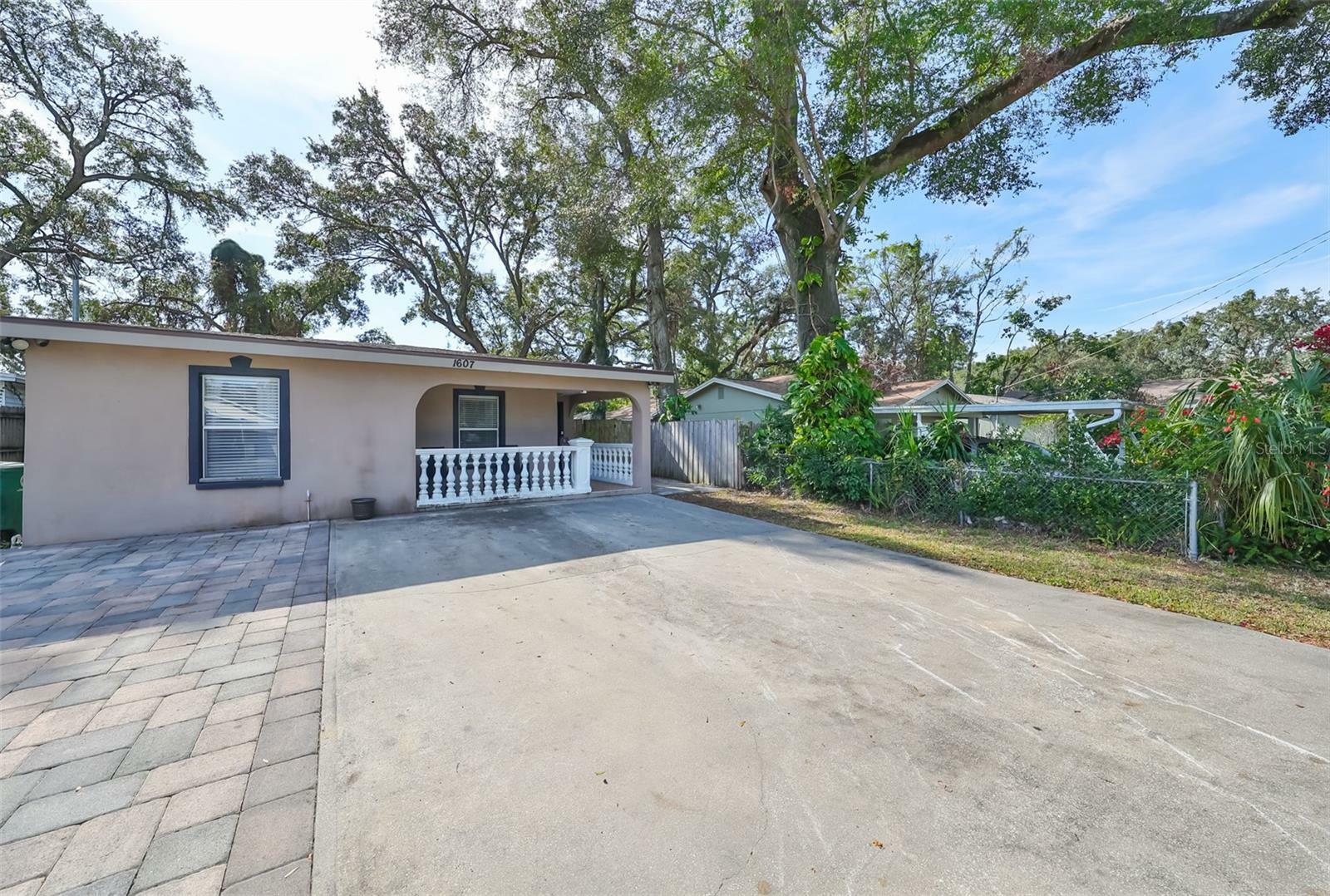 Property Photo:  1607 E Louisiana Avenue  FL 33610 