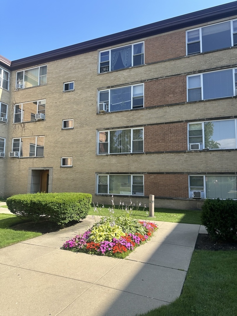 2621 W Fitch Avenue 1D  Chicago IL 60645 photo