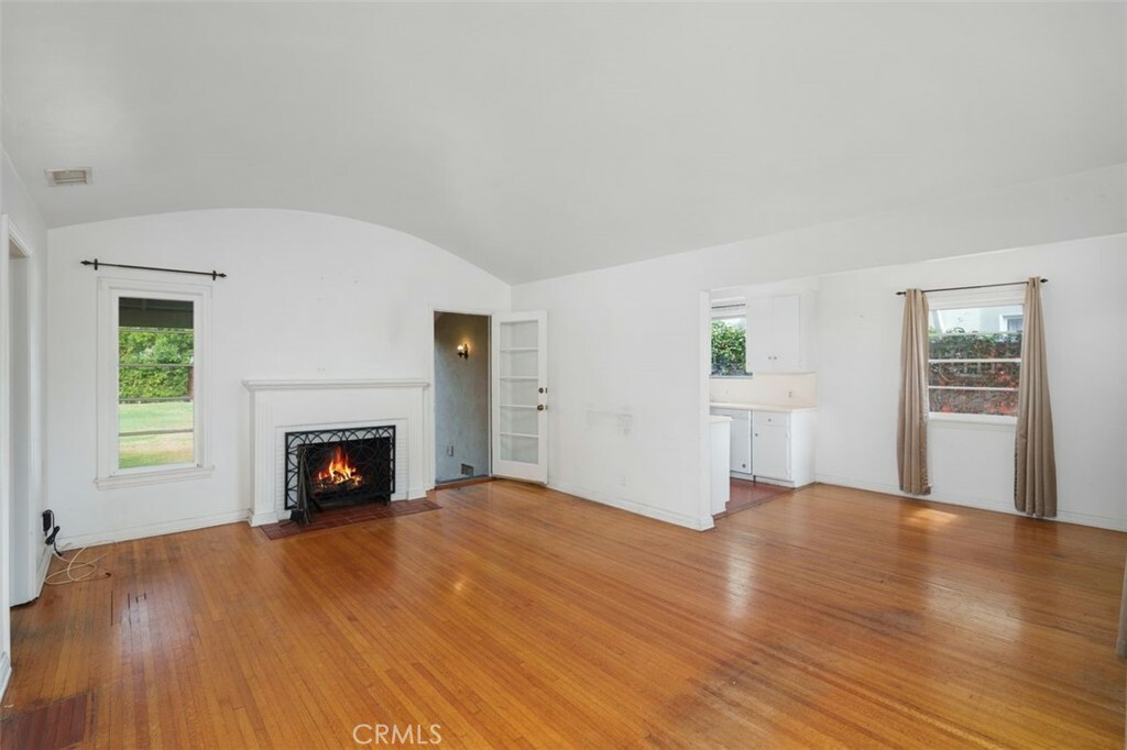 Property Photo:  1629 Oak Street  CA 90405 