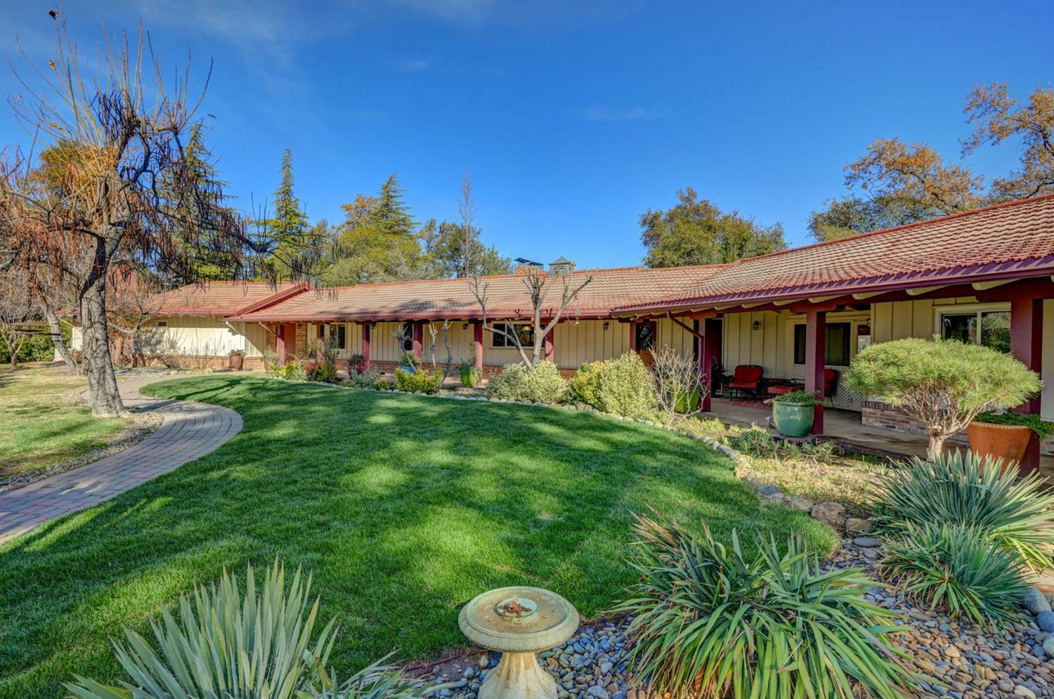 Property Photo:  713 Fairoaks Lane  CA 95247 