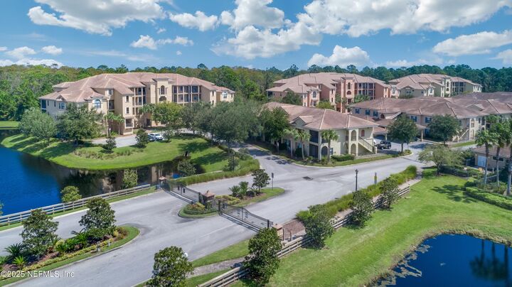 Property Photo: 400 La Travesia Flora 102 FL 32095