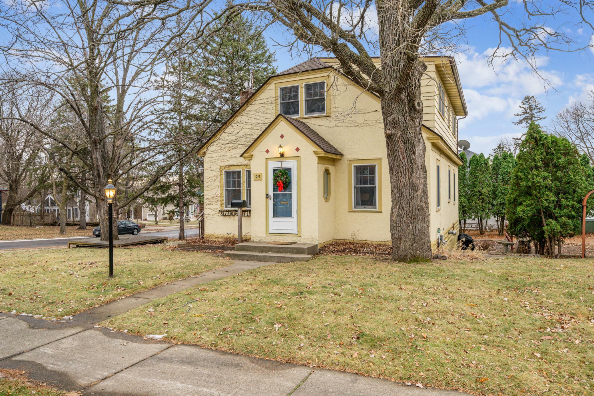 Property Photo:  1011 Main Street NW  MN 55330 