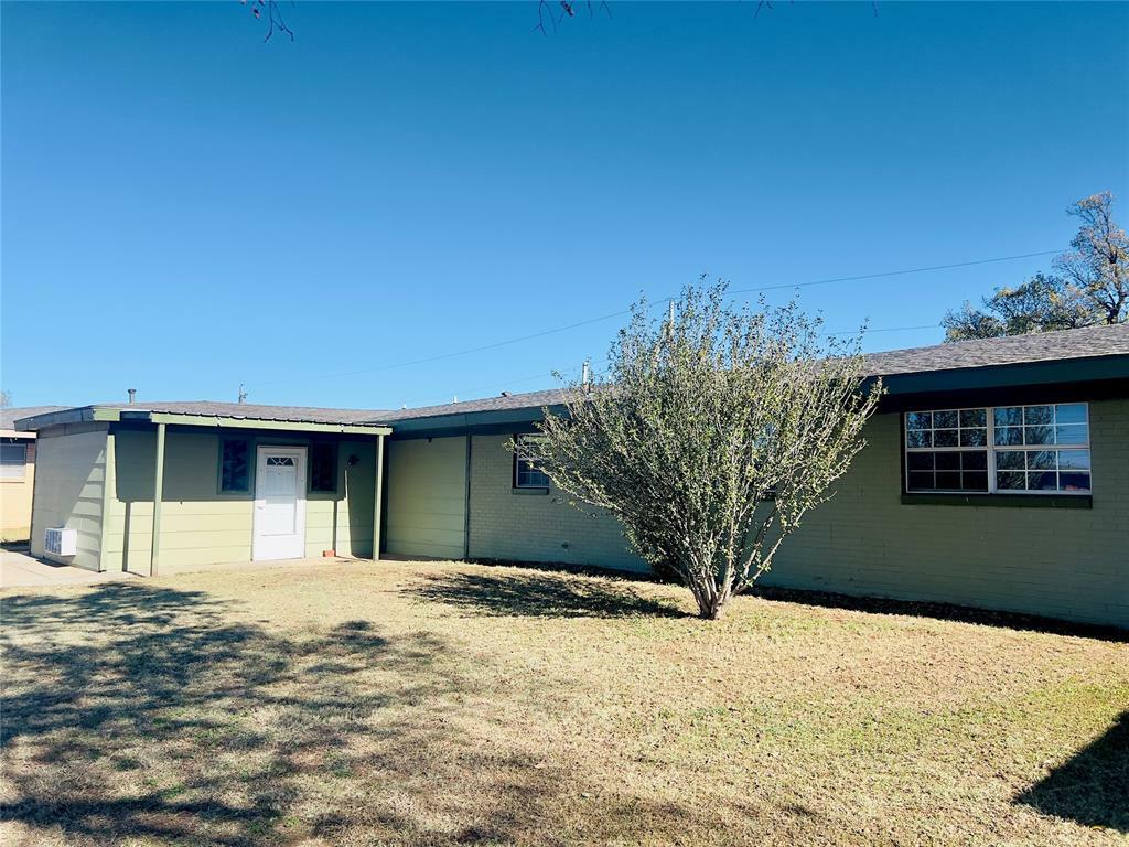 Property Photo:  406 Iroquois Trail  OK 73624 