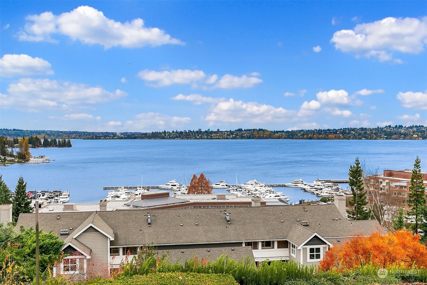 Property Photo:  5402  Lake Washington Boulevard NE F  WA 98033 