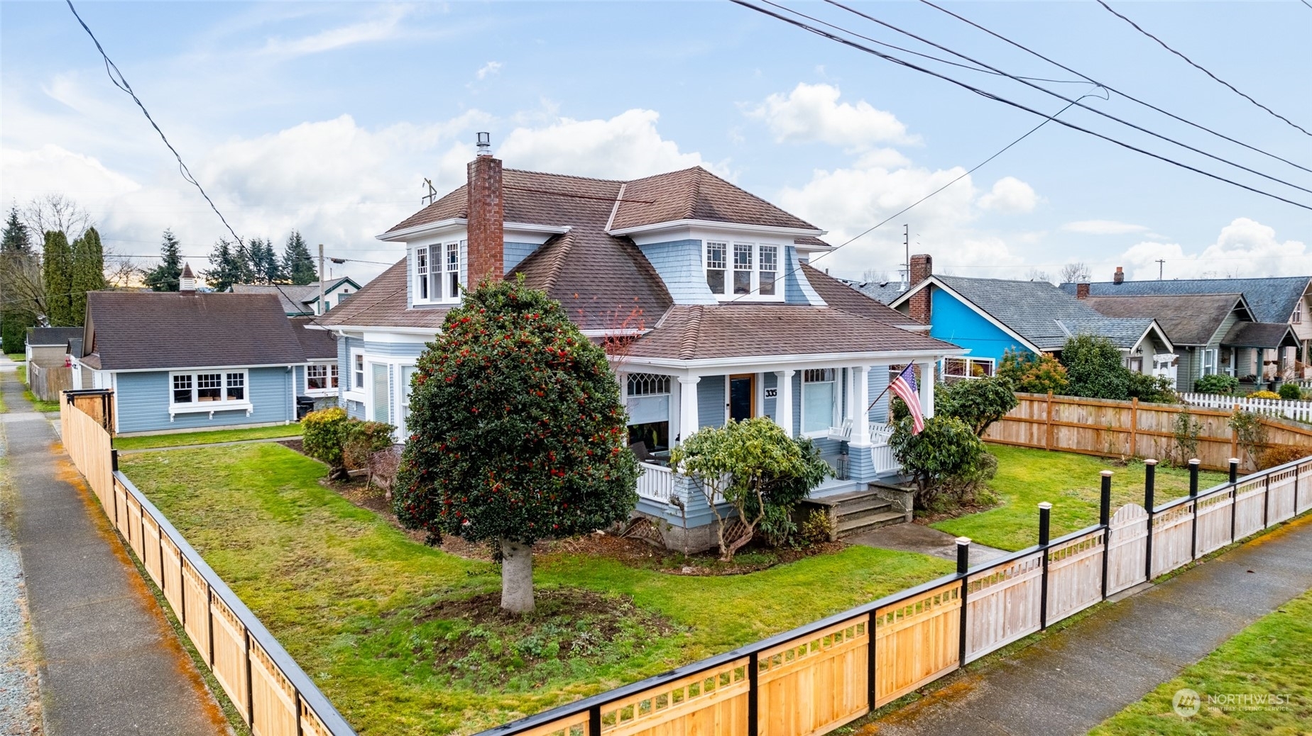 Property Photo:  335  Bennett Street  WA 98284 