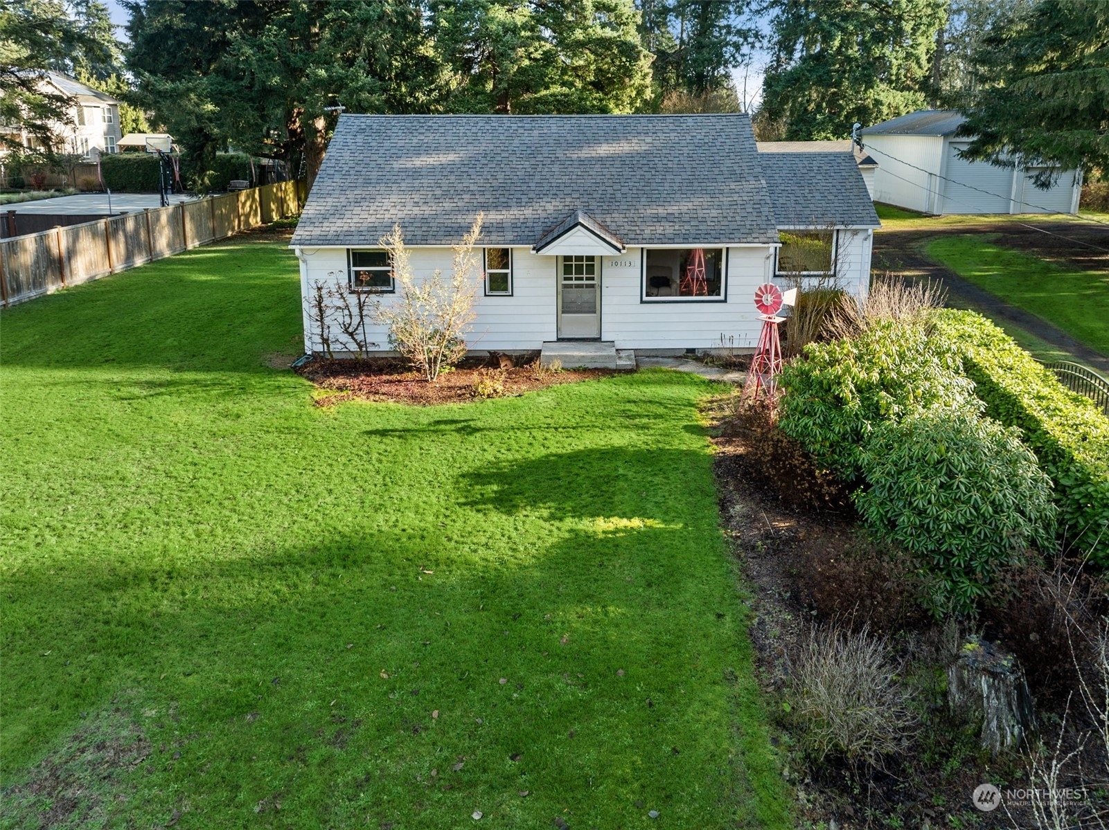 Property Photo:  10113  Woodland Avenue E  WA 98373 