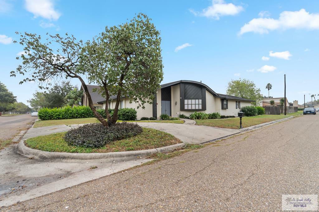 947 Bluebonnet Dr.  Harlingen TX 78550 photo