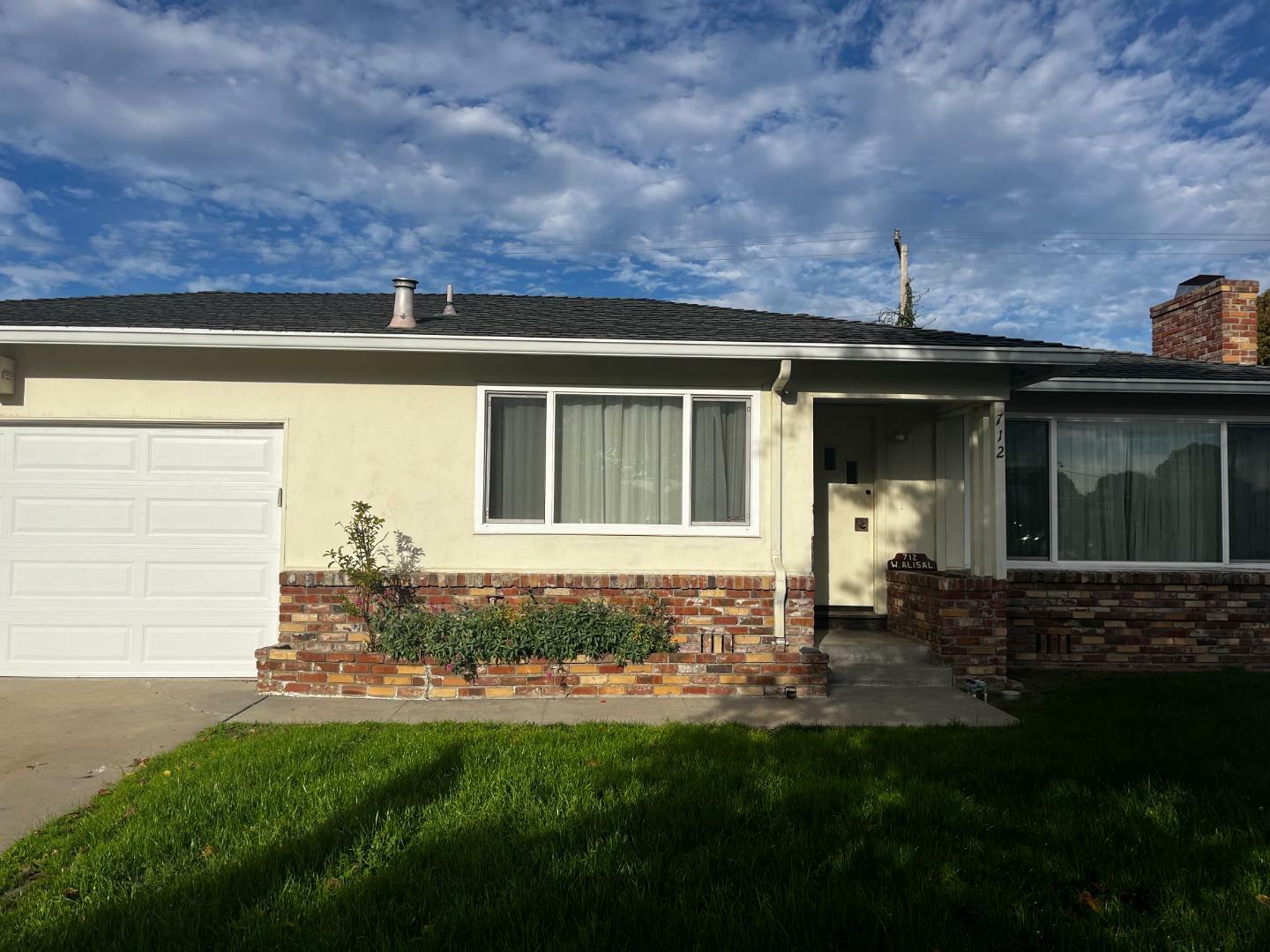 Property Photo:  712 West Alisal Street  CA 93901 