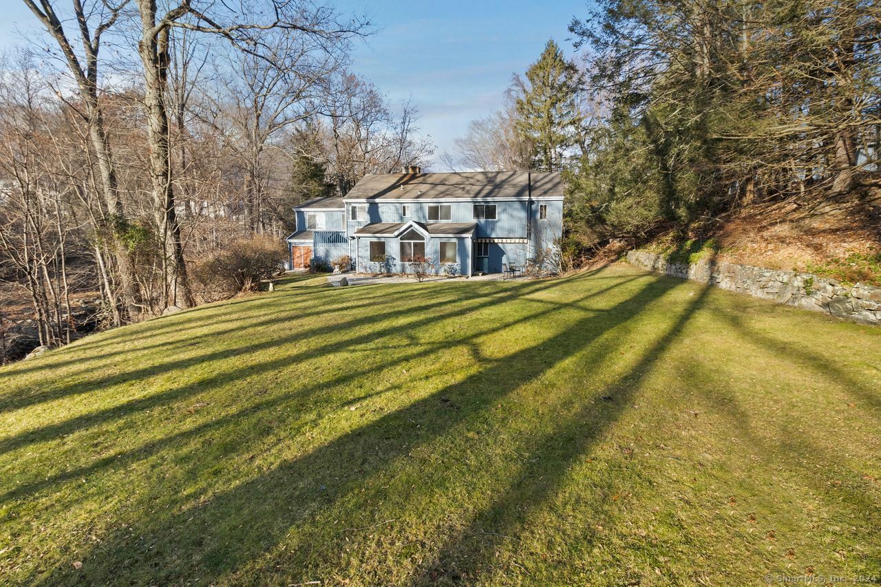 Property Photo:  68 Saddle Hill Road  CT 06903 