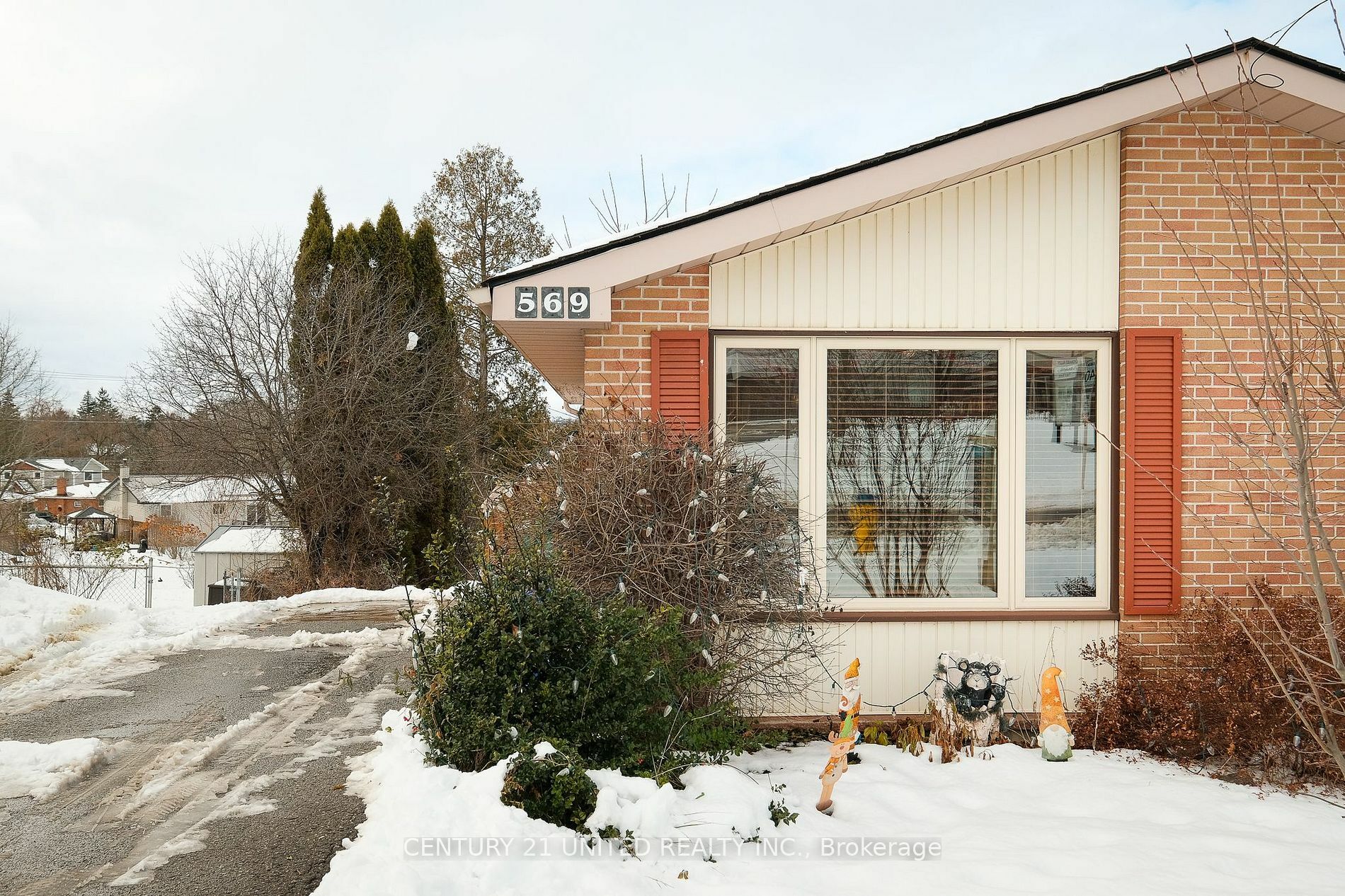 Property Photo:  569 River Rd S  ON K9J 1E6 