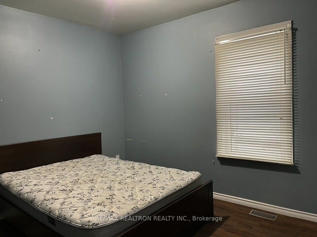 Property Photo:  292 Celina St  ON L1H 4P1 