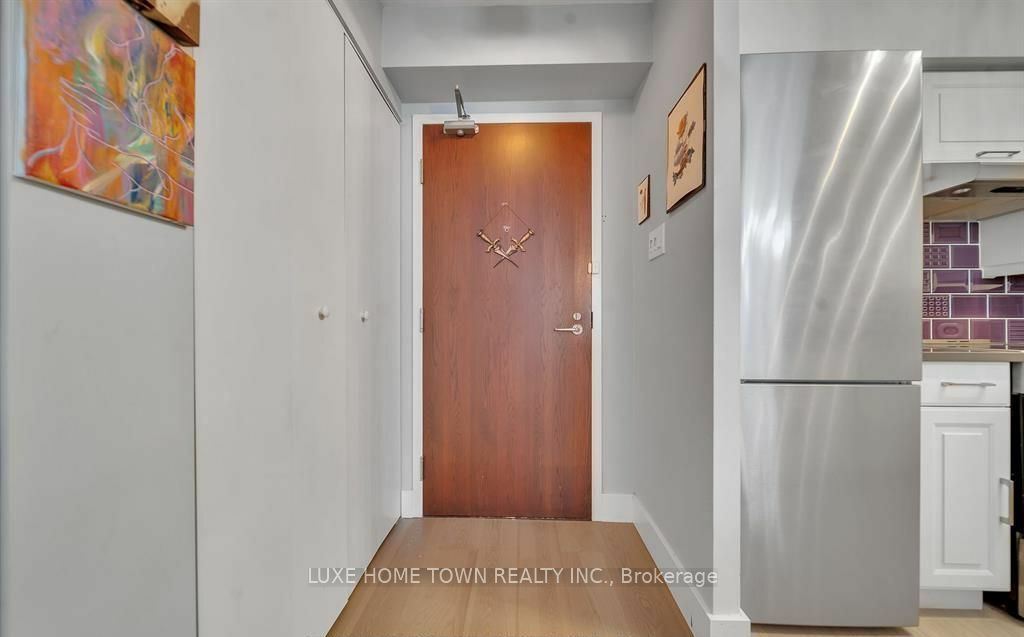 Property Photo:  1055 Bay St 308  ON M5S 3A3 